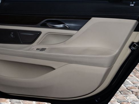 Used 2016 BMW 740i 740i image 17