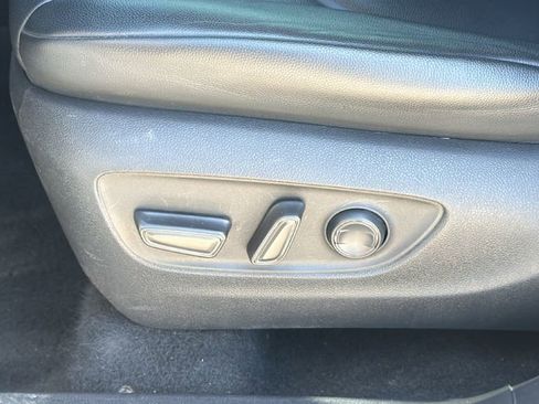 Used 2022 Toyota Highlander XLE image 18