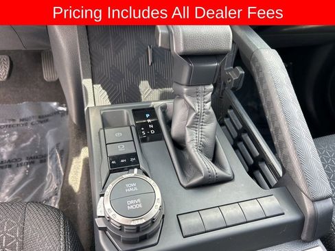Used 2025 Toyota 4Runner SR5 AWD/4WD image 10