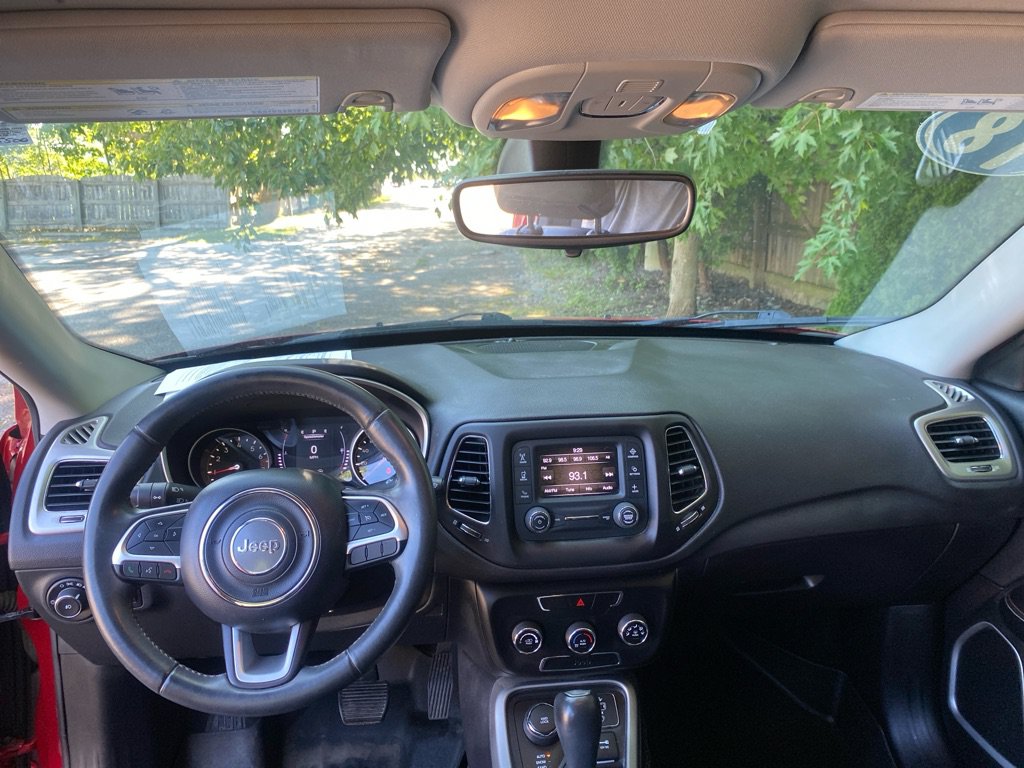 Used 2018 Jeep Compass Latitude AWD/4WD image 18