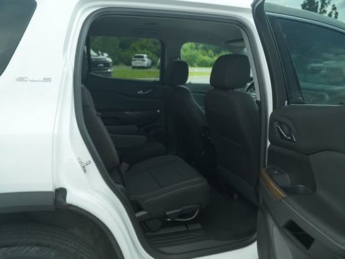 Used 2023 GMC Acadia SLE FWD image 22