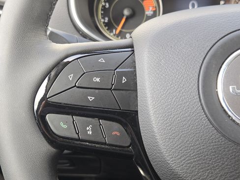 Used 2023 Jeep Cherokee Altitude Lux w/ Lux Elite Package image 31