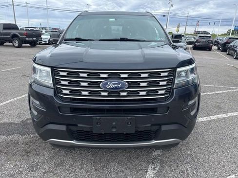 Used 2017 Ford Explorer XLT w/ Equipment Group 201A AWD/4WD image 2