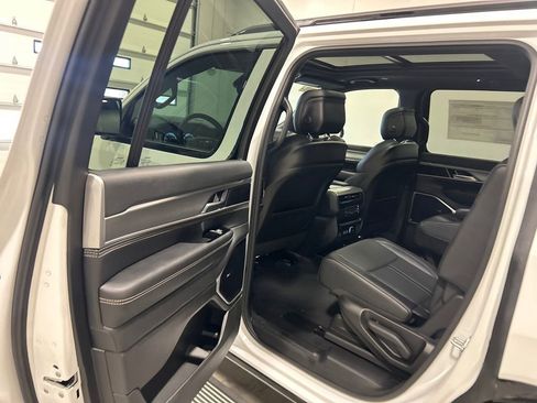 New 2026 Jeep Grand Wagoneer Limited w/ Premium Group II image 31