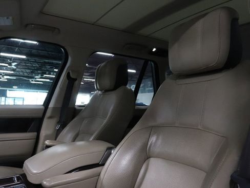 Used 2019 Land Rover Range Rover HSE image 11