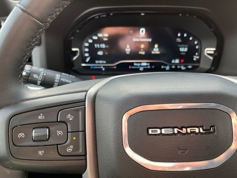 Used 2024 GMC Yukon Denali image 26