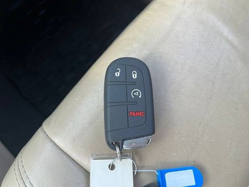 Used 2014 Jeep Grand Cherokee Limited w/ Trailer Tow Group IV AWD/4WD image 32