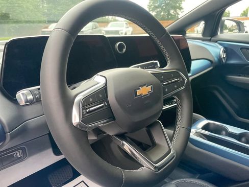 Used 2025 Chevrolet Equinox EV LT w/ Convenience Package FWD image 14