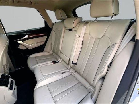 Used 2023 Audi Q5 Premium w/ Premium Plus Package AWD/4WD image 28