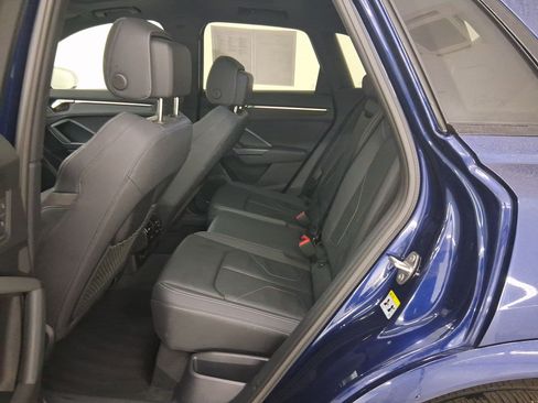 Used 2023 Audi Q3 2.0T Premium w/ Black Optic Sport Package image 13
