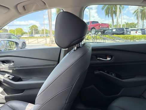 Used 2023 Honda Accord Touring image 12