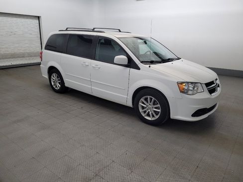 Used 2015 Dodge Grand Caravan SXT w/ Rear Park Assist Package FWD image 11