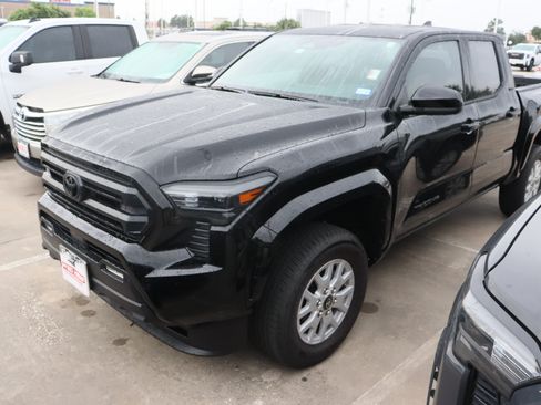 Used 2026 Toyota Tacoma SR5 AWD/4WD image 4