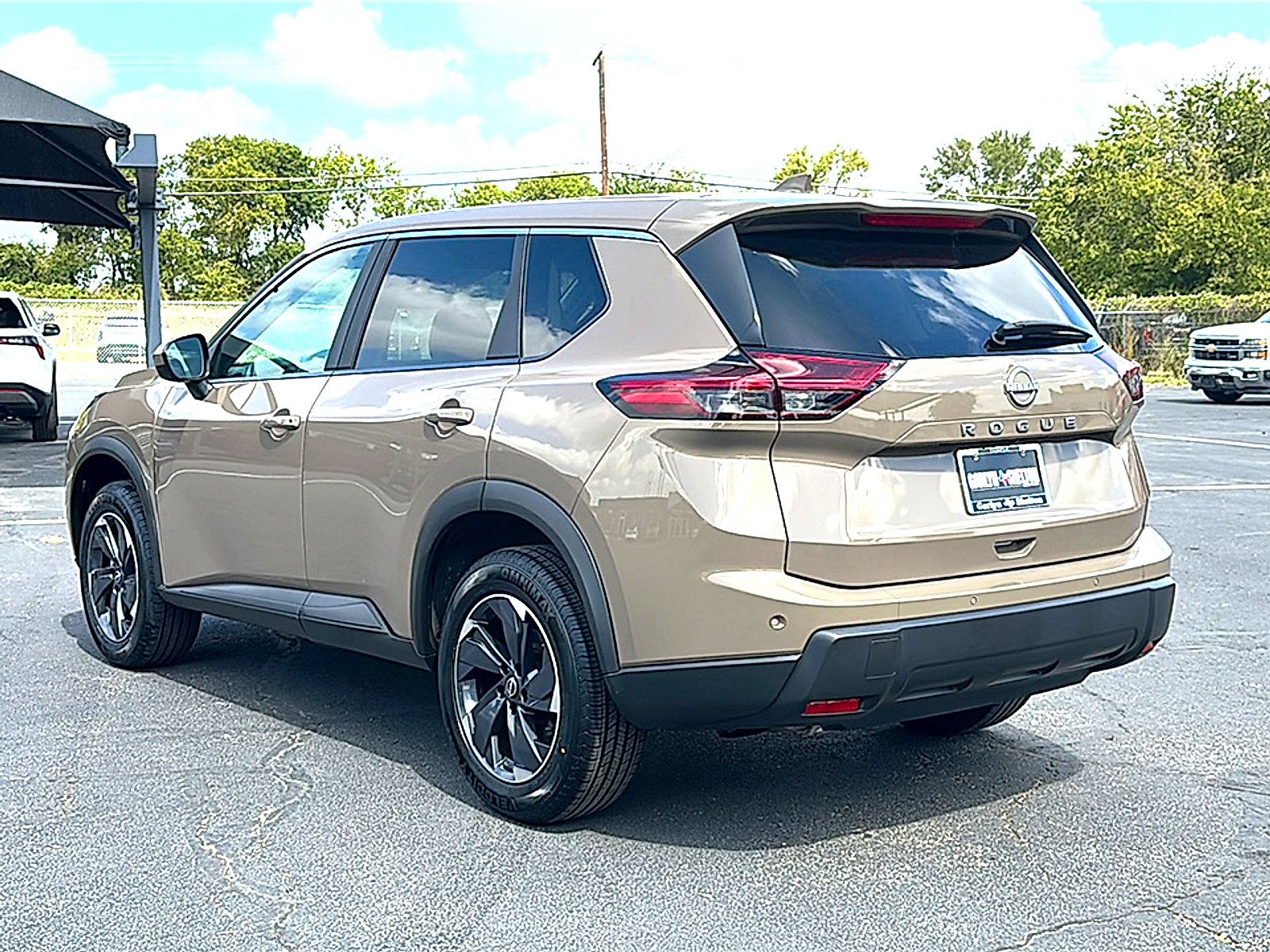 Used 2025 Nissan Rogue SV FWD image 6