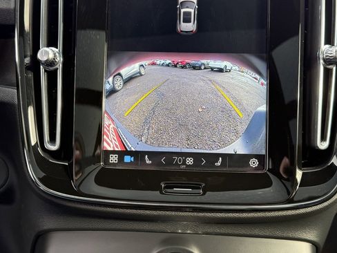 Used 2023 Volvo XC40 Recharge Plus image 25