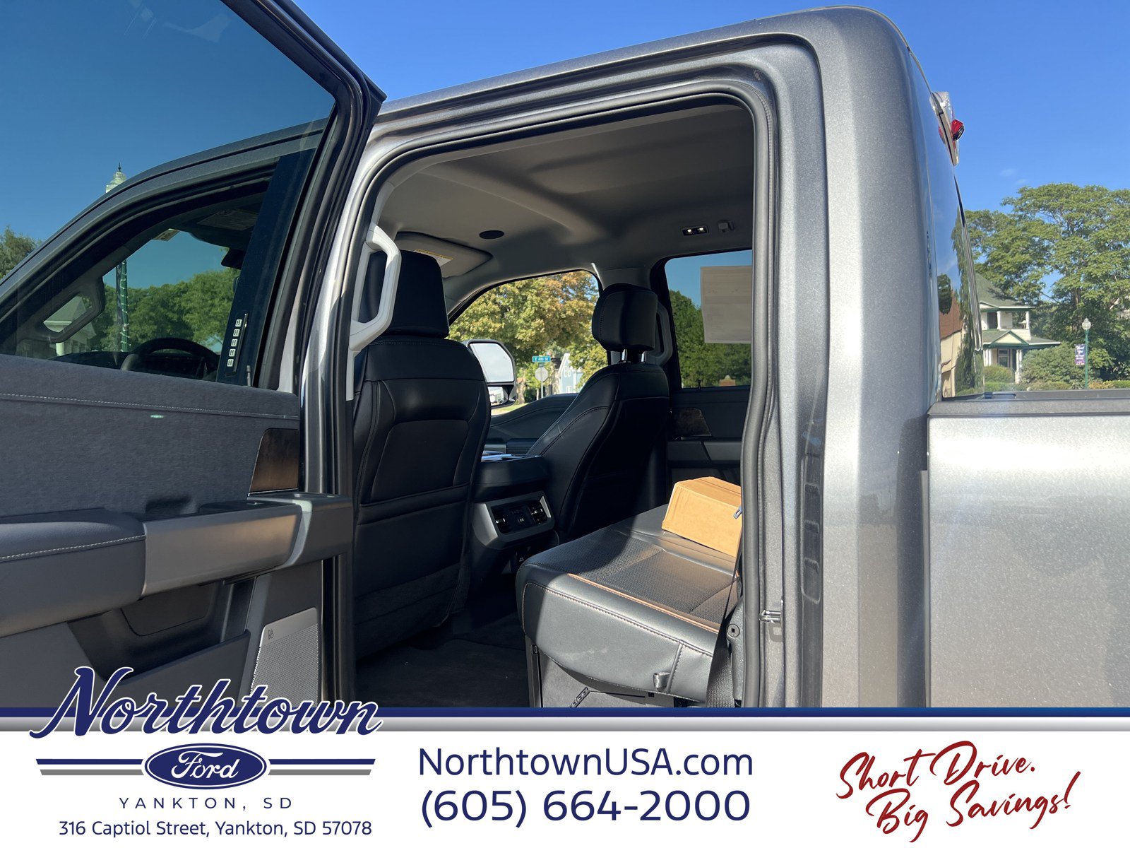 New 2026 Ford F250 Lariat w/ Black Appearance Package AWD/4WD image 32