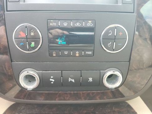 Used 2011 GMC Sierra 1500 Denali AWD/4WD image 26