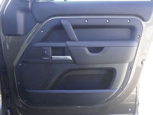 New 2026 Land Rover Defender 110 X-Dynamic SE image 21