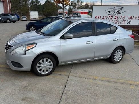 Used 2016 Nissan Versa SV image 1