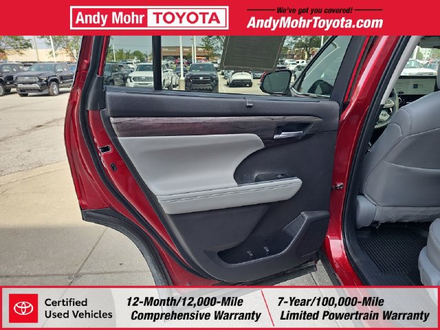 Certified 2026 Toyota Highlander Platinum AWD/4WD image 34