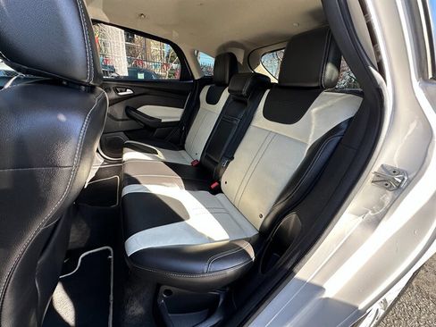 Used 2013 Ford Focus Titanium image 22