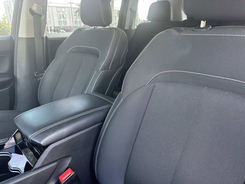 Used 2023 Jeep Grand Cherokee Laredo image 18