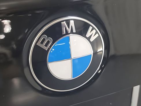 Used 2025 BMW 230i Coupe w/ Convenience Package image 23