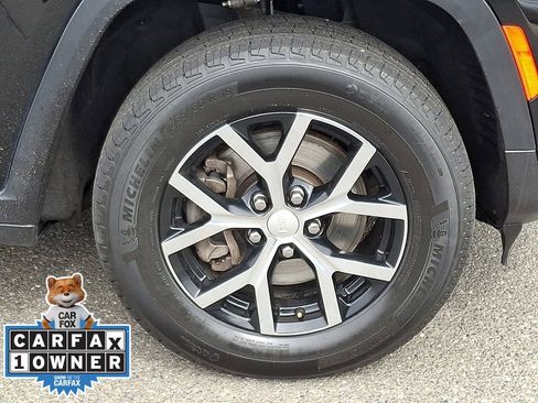 Used 2023 Jeep Grand Cherokee L Limited image 8