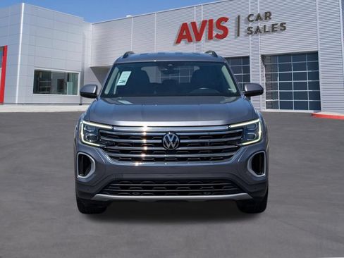 Used 2025 Volkswagen Atlas SE AWD/4WD image 2