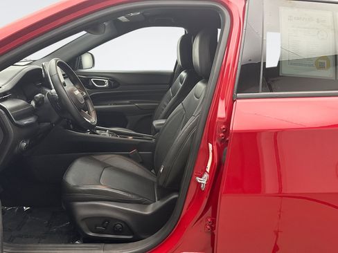 Used 2022 Jeep Compass Limited AWD/4WD image 11