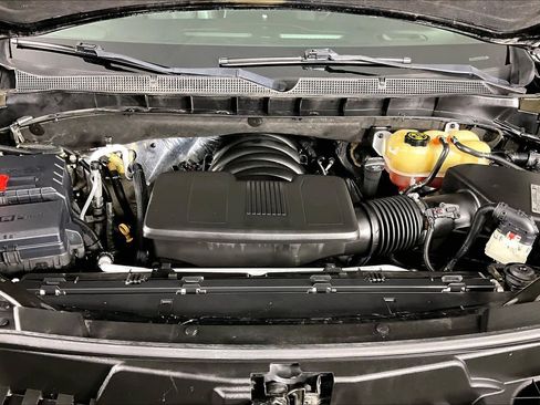 Used 2021 Chevrolet Suburban Z71 w/ Z71 Off-Road Package AWD/4WD image 31