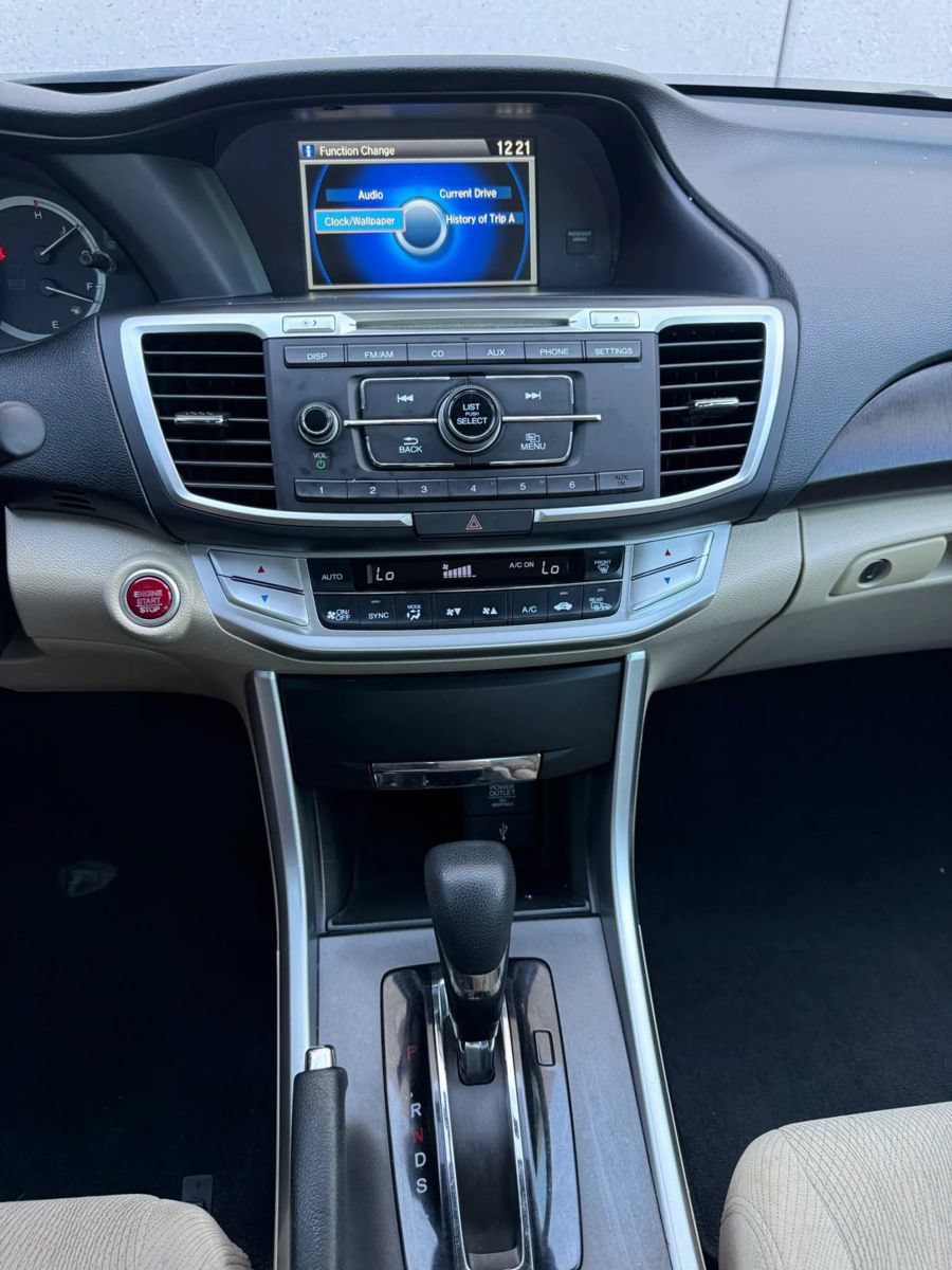 Used 2015 Honda Accord EX image 10