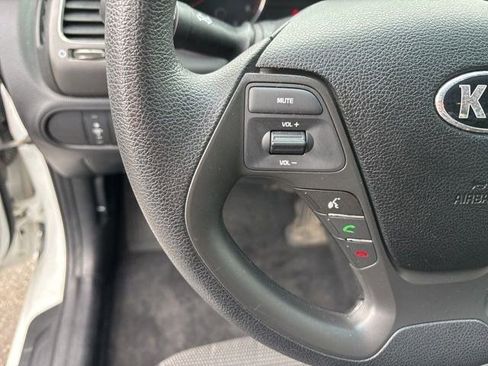 Used 2017 Kia Forte LX FWD image 17