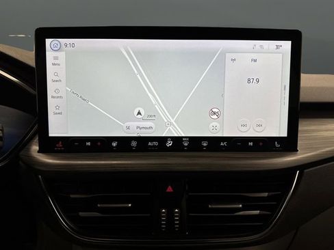 Used 2023 Ford Escape SE w/ PHEV Premium Package image 10