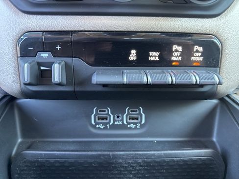 Used 2020 RAM 1500 Laramie image 33
