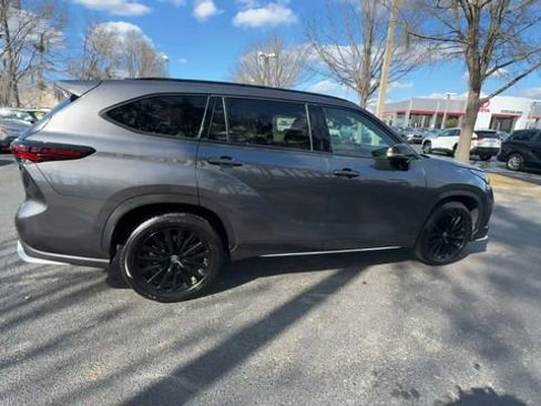 Used 2025 Toyota Highlander XSE image 17