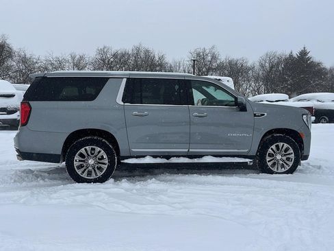 Used 2024 GMC Yukon XL Denali image 8