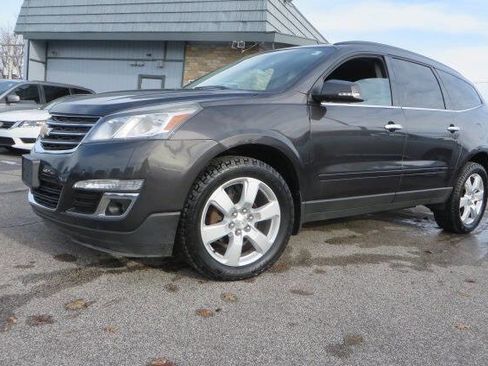 Used 2016 Chevrolet Traverse LT w/ Style and Technology Package image 4