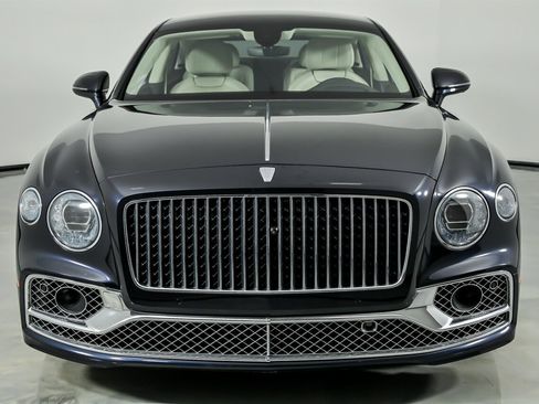 Used 2020 Bentley Flying Spur W12 image 5