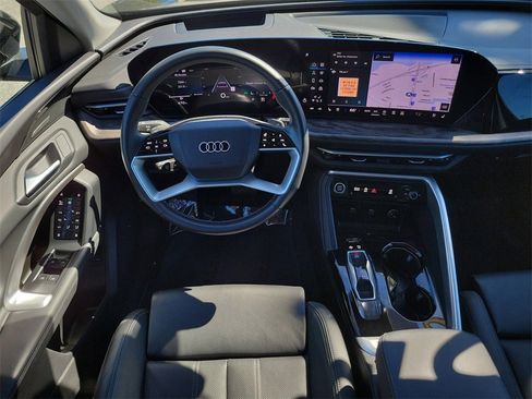 Used 2025 Audi Q5 Premium Plus w/ Premium Plus image 22