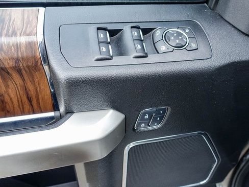 Used 2018 Ford F150 Lariat image 23