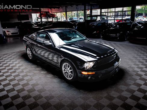 Used 2009 Ford Mustang Shelby GT500 RWD image 3