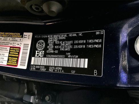 Used 2022 Toyota Highlander XLE image 19