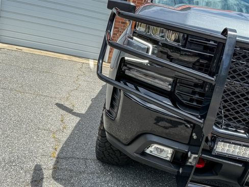 Used 2021 Chevrolet Silverado 1500 LT Trail Boss w/ Bed Protection Package AWD/4WD image 9