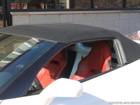 Used 2016 Chevrolet Corvette Stingray Convertible w/ Battery Protection Package image 12