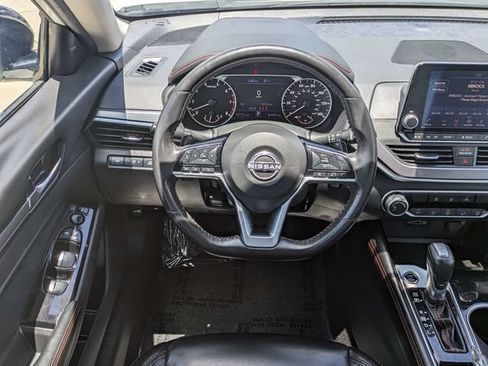 Used 2024 Nissan Altima 2.5 SR FWD image 16