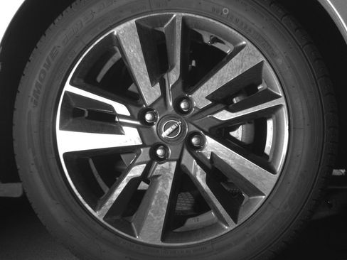 Used 2025 Nissan Versa SV image 13