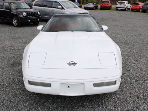 Used 1996 Chevrolet Corvette Coupe RWD image 3
