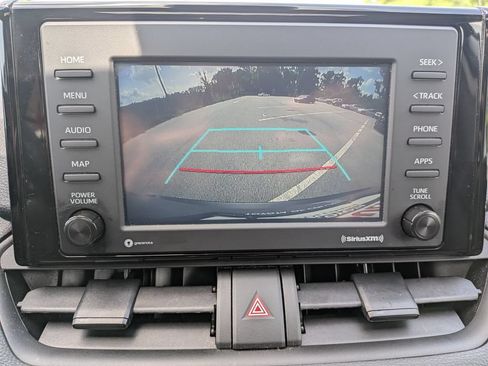 Used 2022 Toyota RAV4 XLE w/ Convenience Package FWD image 20