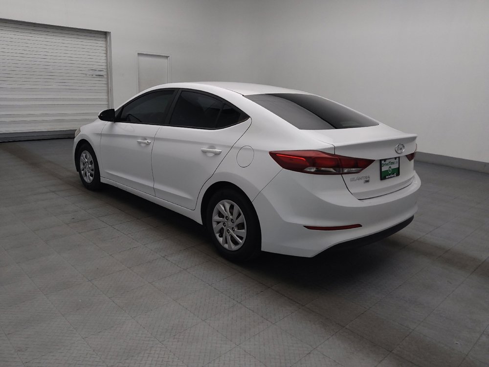 Used 2018 Hyundai Elantra SE w/ Cargo Package FWD image 3